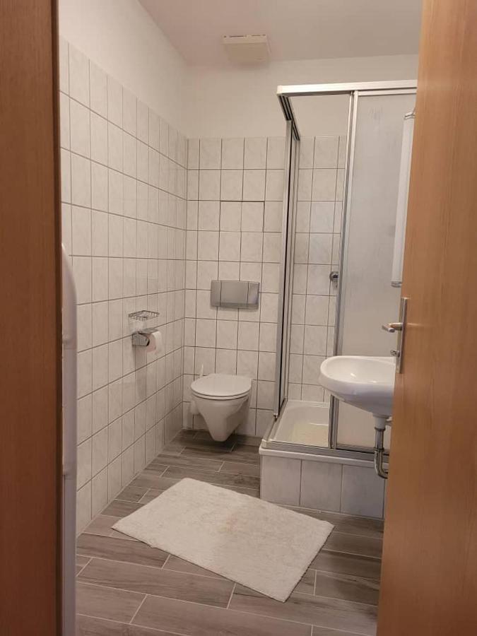 Jena Paradies Luaran gambar